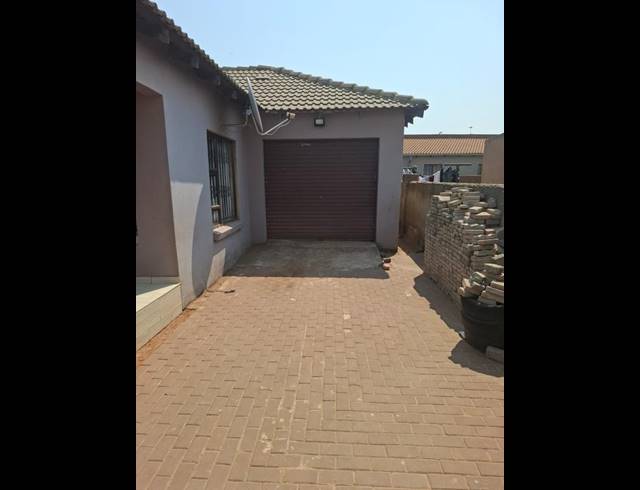 3 BEDROOM HOUSE FOR SALE IN TEMBISA